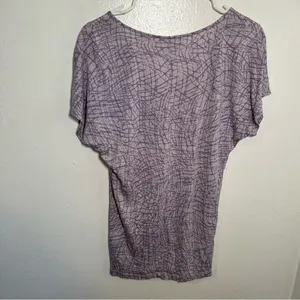 New York & Co Streetwear V-Neck‎ T-Shirt Light Purple thumbnail 7