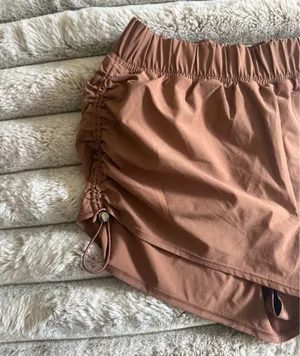 ALO Yoga Cinch It Chestnut High-Rise Athletic Running Shorts thumbnail 4