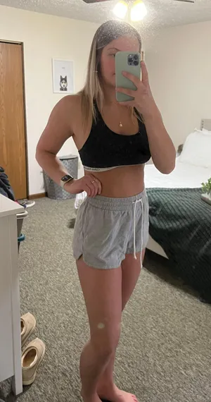 Urban Outfitters shorts thumbnail 1