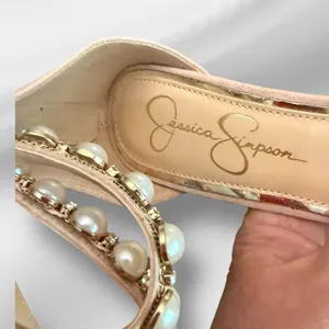 Jessica Simpson Heels‎ with Pearl Accents thumbnail 7