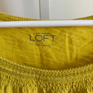 Loft NWOT Women's Yellow LOFT Crochet Trim Neckline Cotton Top Size L thumbnail 3