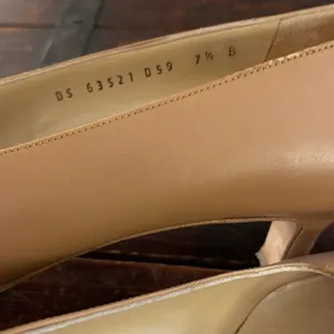 Salvatore Ferragamo Tan Mary Jane Kitten Heels Size 7.5 thumbnail 6