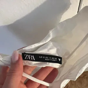 Zara White Women's Satin Crop Top thumbnail 5