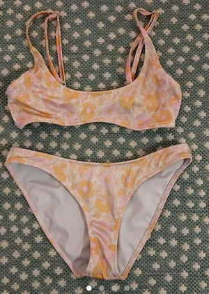 Triangl Bikini size xxs  thumbnail 1