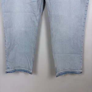 Abercrombie & Fitch Curve Love 90s Straight Ultra High Rise Light Wash‎ Size 34 thumbnail 4