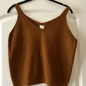 a new day Women's Brown V-Neck Cropped Tank Top Viscose mix Sz XL. Runs smaller thumbnail 1