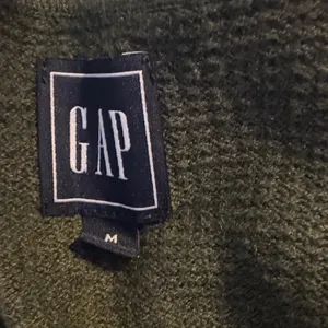 GAP  Olive V-Neck Sweater thumbnail 2