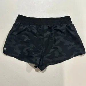 Vuori Camo Athletic Running Shorts Black Gray Drawstring Size Small Performance thumbnail 4