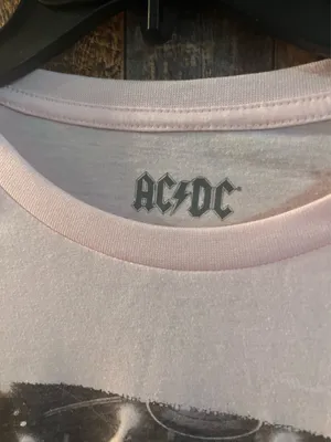 NWT AC/DC Pink Graphic T-Shirt size large (sh2 4) thumbnail 3