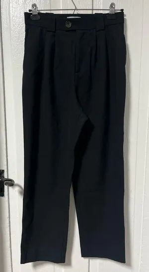 & Other Stories Los Angeles Atelier Wool Blend Pleated Trousers Black US 6 thumbnail 1