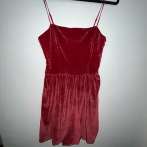 Abercrombie & Fitch Burgundy‎ Mini Dress medium thumbnail 2