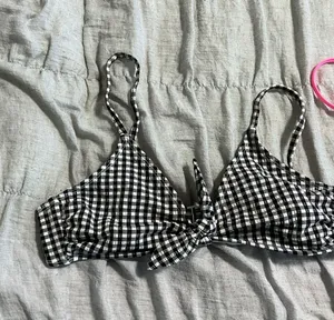 Bikini Top thumbnail 1