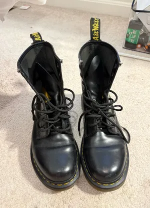 Dr. Martens Boots Black Women’s thumbnail 1