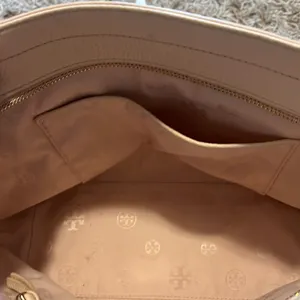 Tory Burch Thea Small Convertible Tote in Sweet Melon thumbnail 10