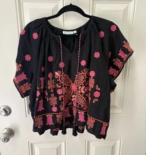 Roller Rabbit Jodha Embroidery Gracia Top Size Large thumbnail 1