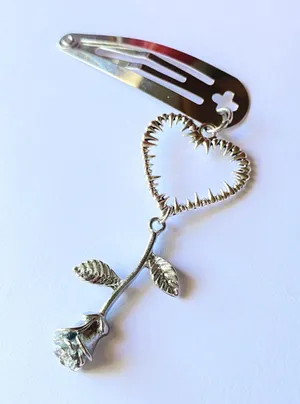 Handmade vintage antique goth style spike heart & rose dangle hair clip🌹🖤✨ thumbnail 1