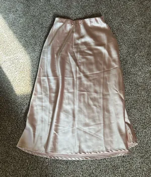 Zeagoo Satin Skirt thumbnail 1