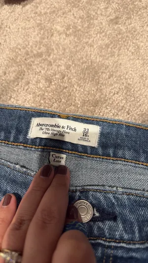 Abercrombie & Fitch Ultra High Rise Jeans thumbnail 3
