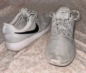Nike Roshe Gray thumbnail 1