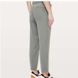 Lululemon Pants Women 8 On the Fly 7/8 Luxtreme Jogger Athletic‎ Travel thumbnail 5