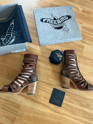 Awesome New FREEBIRD by Steven Lotus Stud Gladiator Heels - Cognac - Sz 8 thumbnail 5