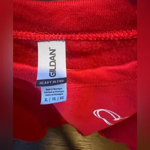 Gildan Red Unisex Sweatshirt with Heart Design Size XL thumbnail 2