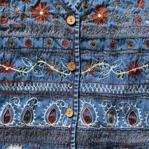 Keren Hart Vintage Denim Embroidered Floral Paisley Boho Vest Blue Small Western thumbnail 3