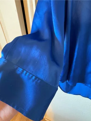 L’AGENCE Dani Silk Blouse in Blue Size Medium thumbnail 5