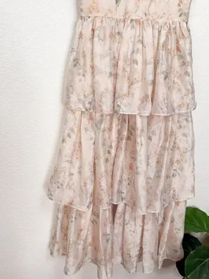 Lulus Vallia Tiered Maxi Dress Blush Floral $148 Small Dreamy Fairytale Wedding thumbnail 10