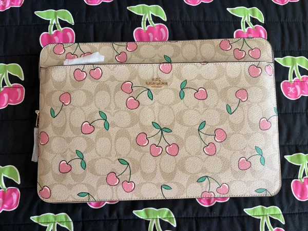 NWT Signature Coach Cherry Laptop Sleeve/Case - Image 3