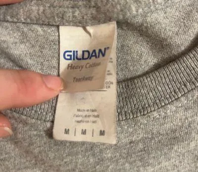 Gildan Graphic T-Shirt - Image 2