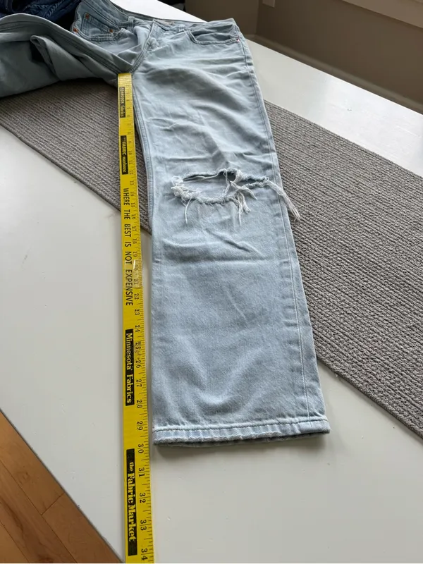 Levi's Low Pro Straight Light Wash Denim Jeans Distressed Knee Rips Size 28 - Image 11