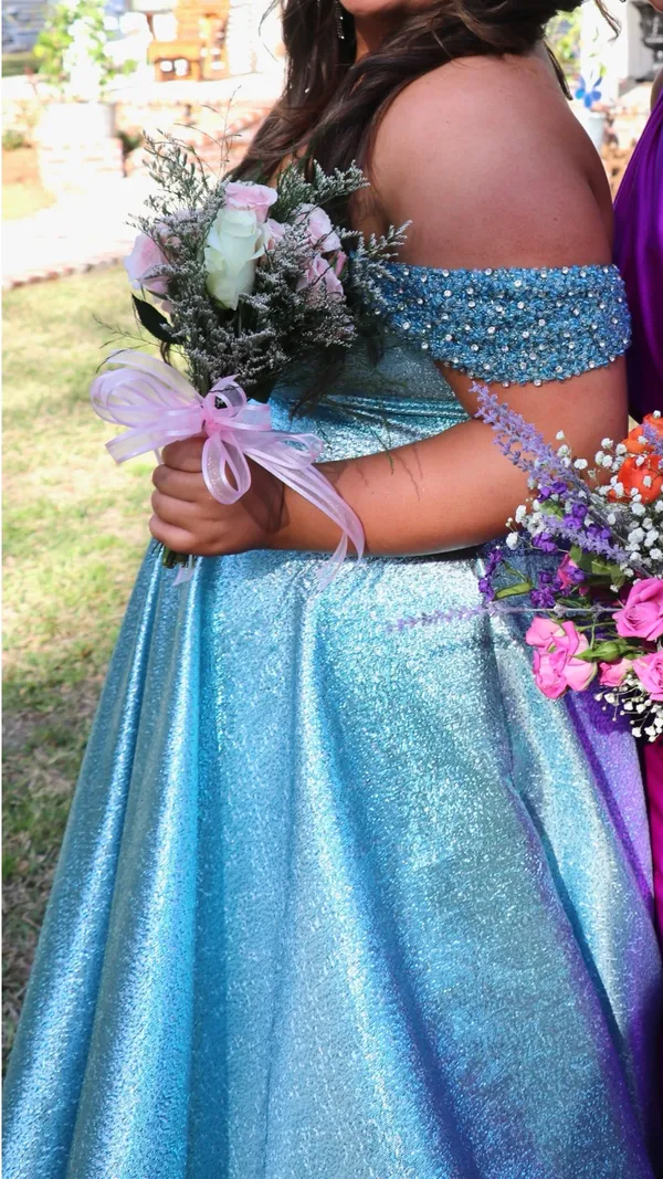 Blue sparkle prom dress Size 16 - Image 2