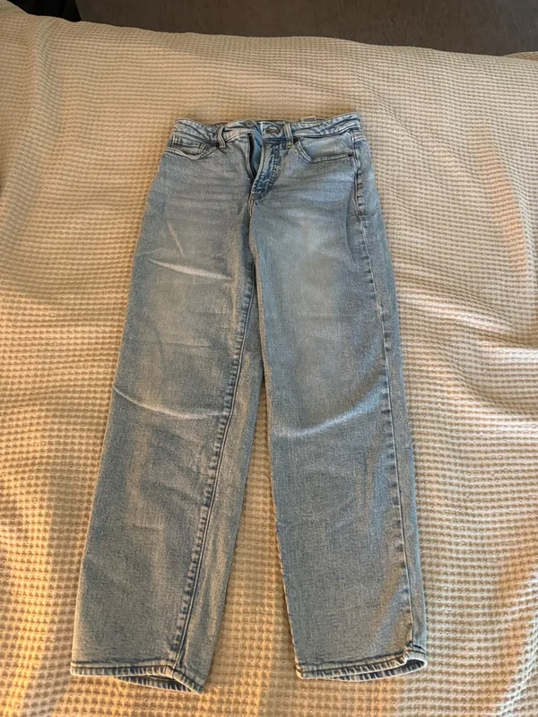 Old Navy Jeans - Image 3