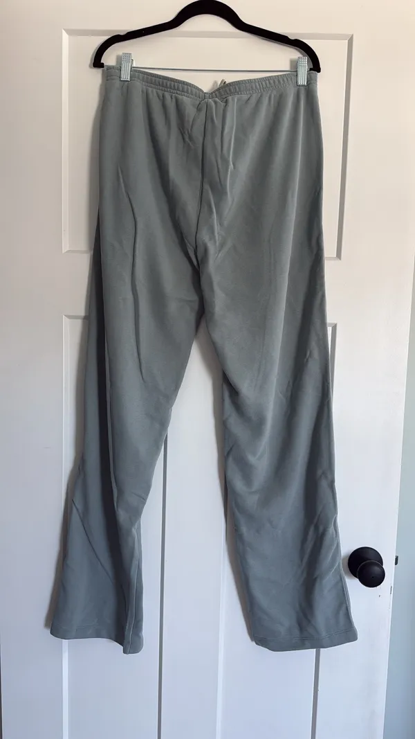 Vuori Large Sedona Straight Leg Sweatpants in Mist - Image 5