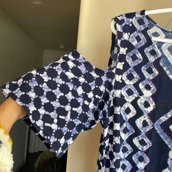Soft Surroundings Talia Top Tunic Cold Shoulder Ikat Print Beaded Geo size M - Image 3