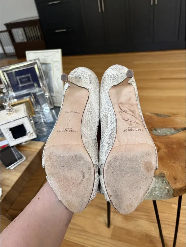 Kate Spade New York Women's Peep Toe Heels with Bow Detail Sz 9US - Image 6