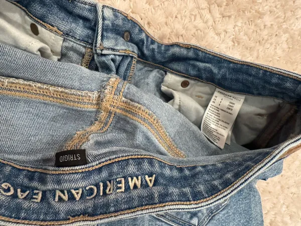 American Eagle Outfitters Strigid Mom Jeans - Image 3
