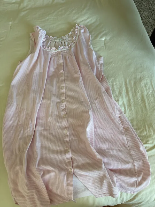 Vintage pink nightgown Size M - Image 2