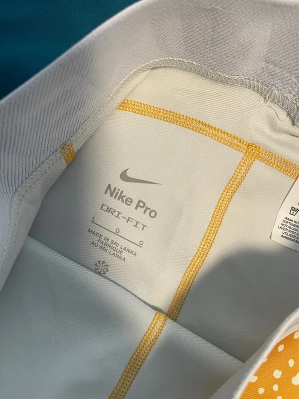 Nike Pro shorts L - Image 3