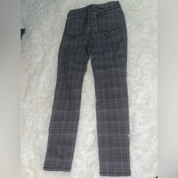 So black white plaid pants skinny slacks woman’s size 7 - Image 3