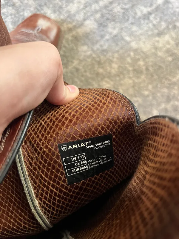 Womens Ariat Square Toe boots - Image 4