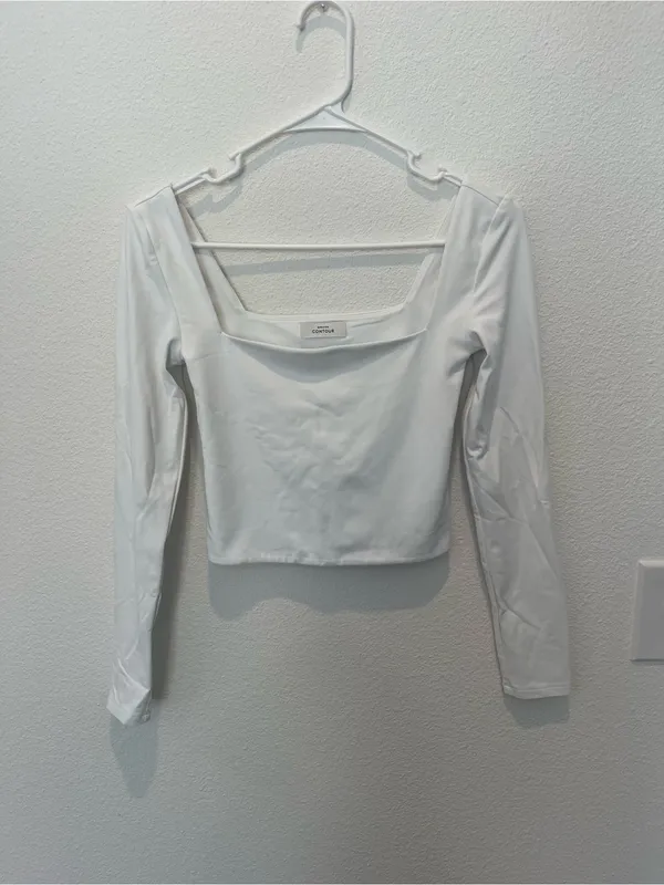 Aritzia Babaton Contour Square Neck Long Sleeve Shirt - Image 4