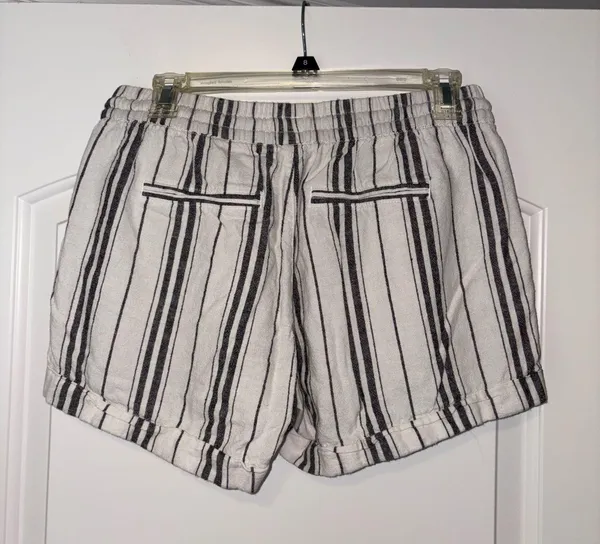 Old Navy Stripped Linen Shorts - Image 2