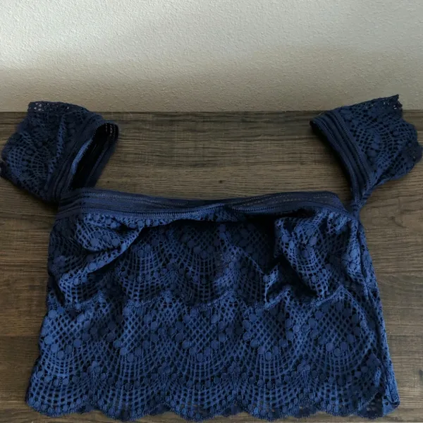 {Victoria's Secret} Navy Lace Top Size Large - Image 8
