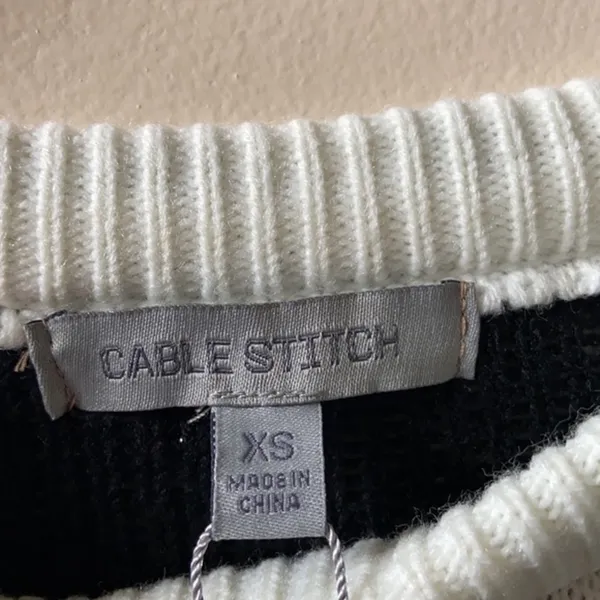 cable stitch christmas sweater size XS - Image 2
