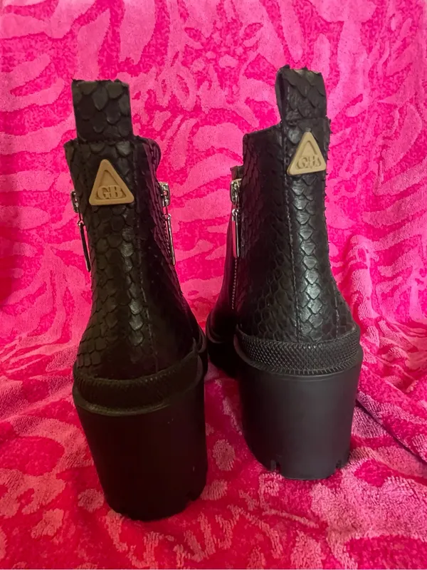 Gianni Bini Black Leather Lug Heel Ankle Boots - Image 4