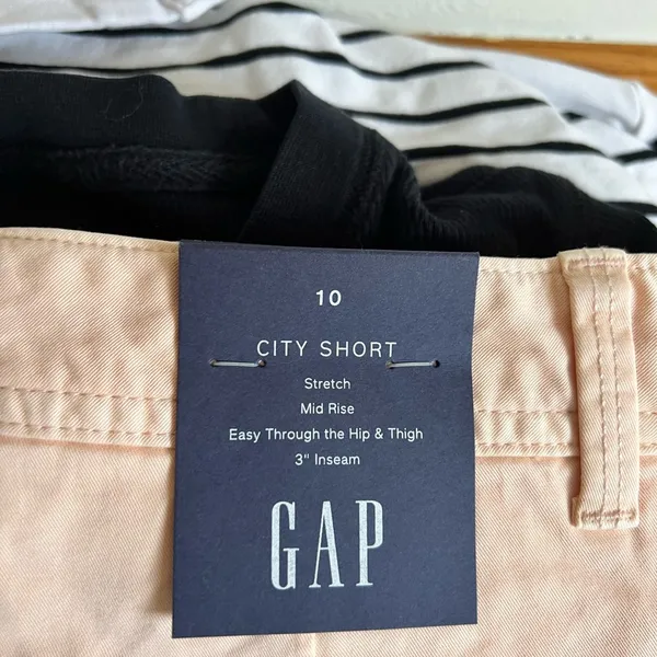GAP - City Short Shorts - Image 2
