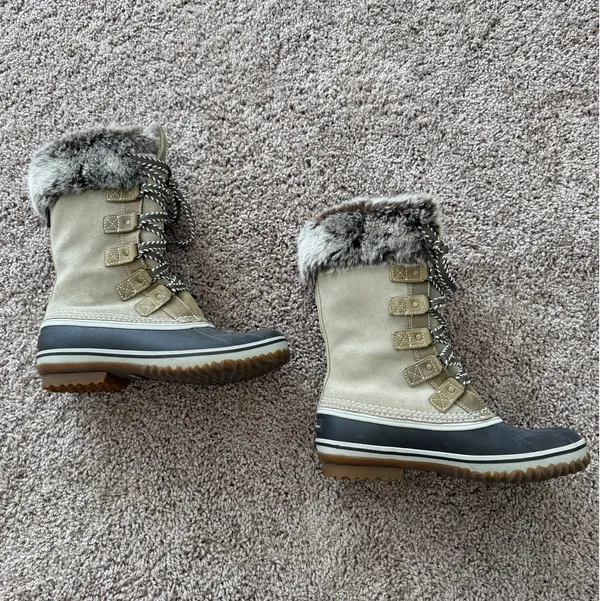 Eddie Bauer Fur Winter Boots - Image 2