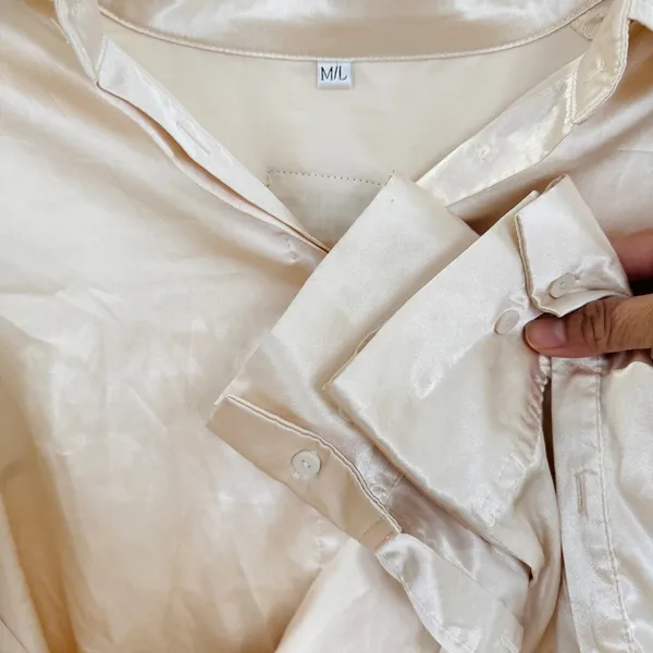 Daily Drills Ivory Champagne Button Down Long Sleeve Satin Resort blouse EUC - Image 10